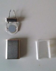 水晶発振子　分解